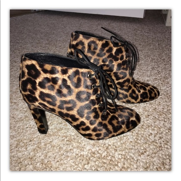 DVF Skylar Calf Hair Leopard Lace-Up Ankle Boot 7! - Picture 1 of 7